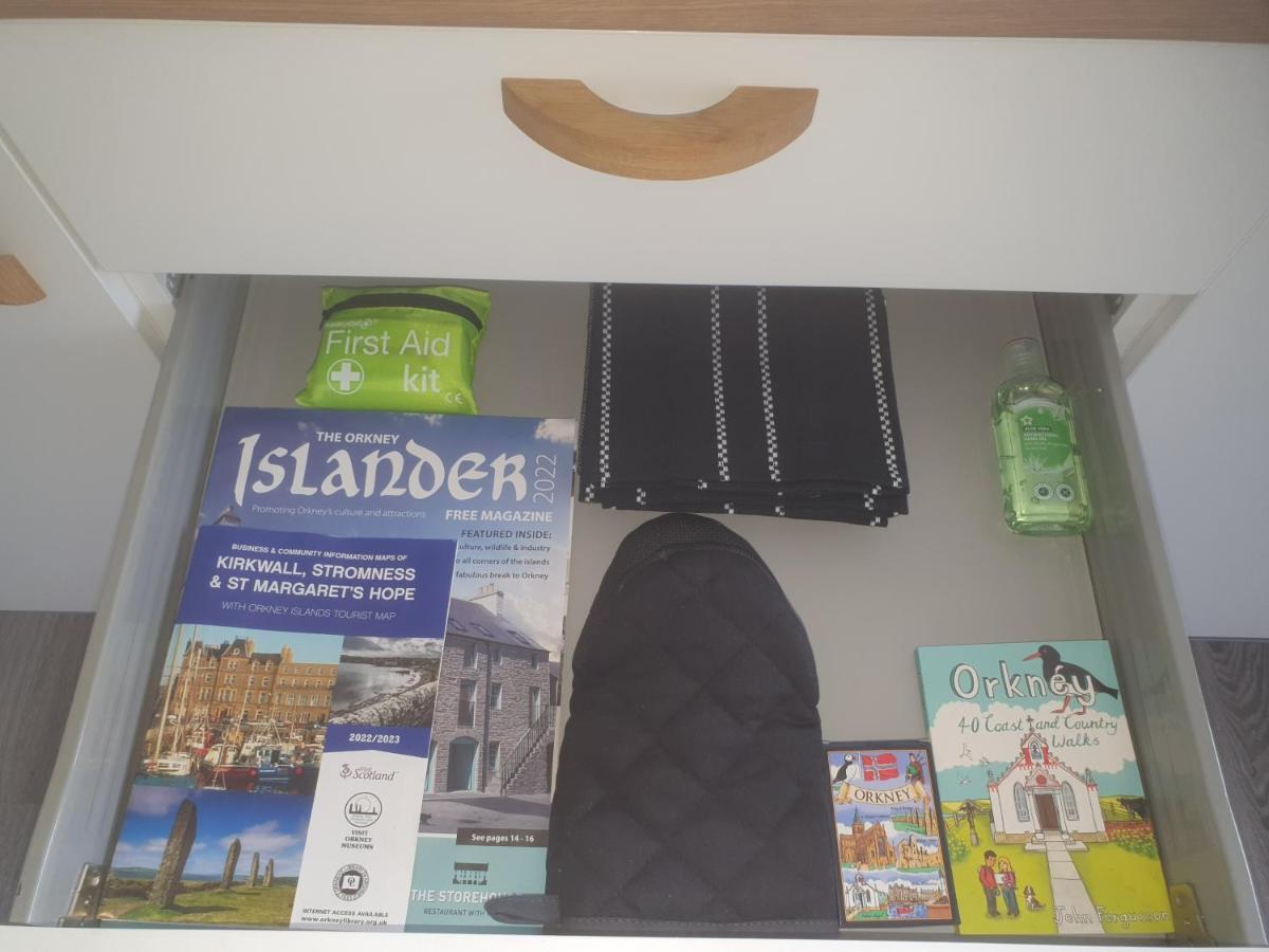 Self Catering. Maydene. Holm. Orkney, Scotland. Nether Button Bagian luar foto